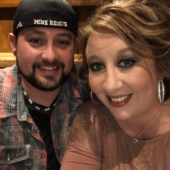 Meet your Posher, Jolena - Picture 1 of 1